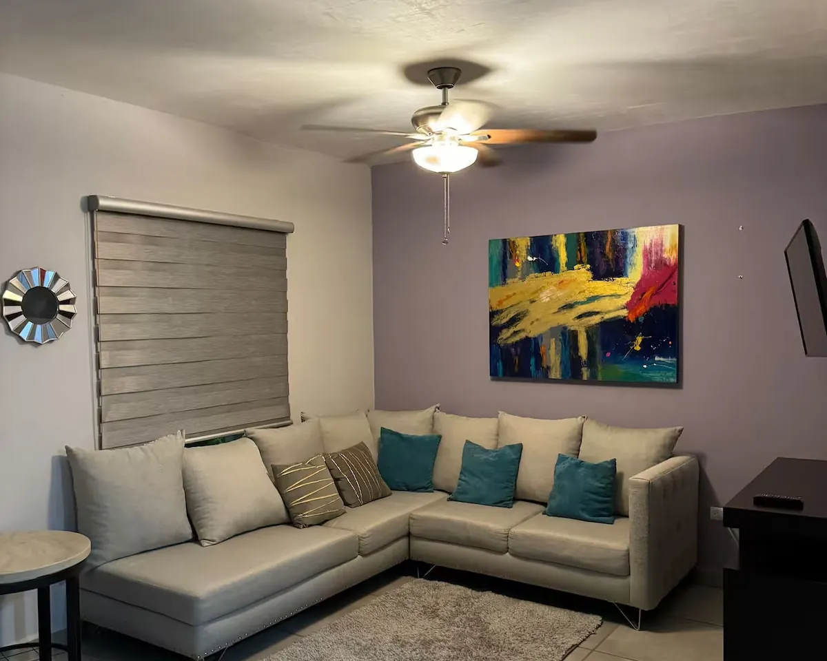 Sala amueblada de una casa en renta en Arteaga, cerca de Saltillo